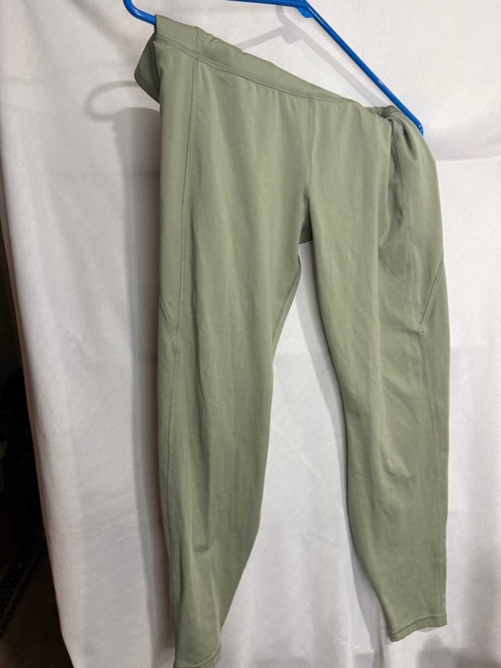 All in motion green leggings with pockets
